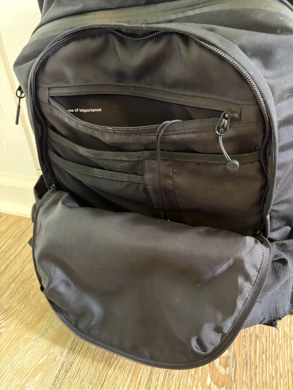 Lululemon LiftOS Commuter Backpack Black 20L | Travel Work Gym Bag